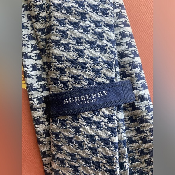 Burberry knights design print men’s tie career work blue grey 100% silk - Picture 1 of 5